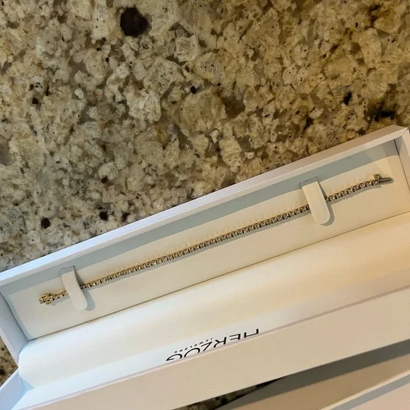 2 carat. Diamond tennis bracelet. 14 K yellow gold. 7 inch straight line. - Picture 7 of 8